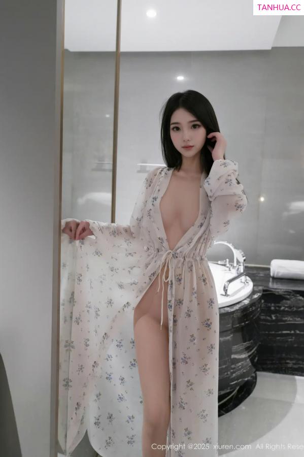   [XiuRen]高清写真图 2025.11.14 No.10988 烧烧小桃 性感长裙第26张图片